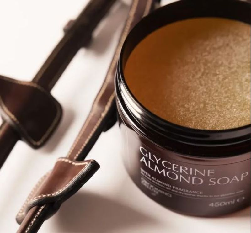 Grooming Deluxe,Glycerine Almond Soap 450 ml